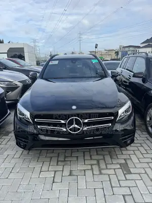 Mercedes-Benz C300 2016 Black