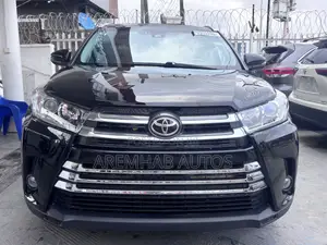 Toyota Highlander XLE 4x4 V6 (3.5L 6cyl 8A) 2018 Black