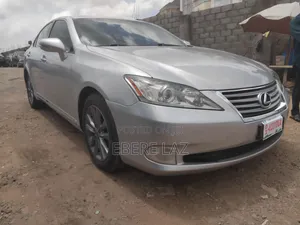 Lexus ES 2012 Silver