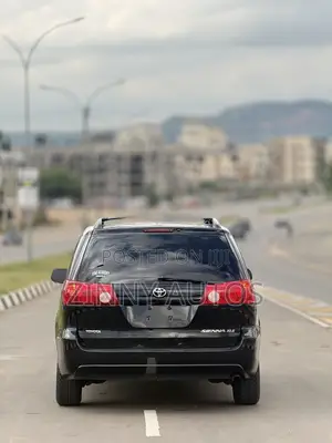 Toyota Sienna 2010 Black