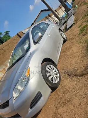 Toyota Matrix Hatchback FWD (1.8L 4cyl 5M) 2010 Silver