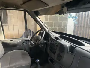 Ford Transit 2005 Yellow
