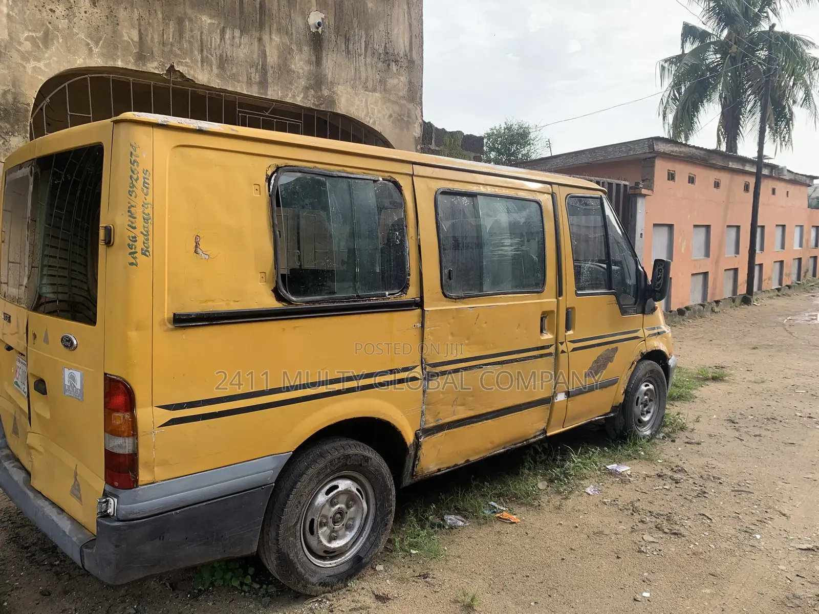Ford Transit 2005 Yellow