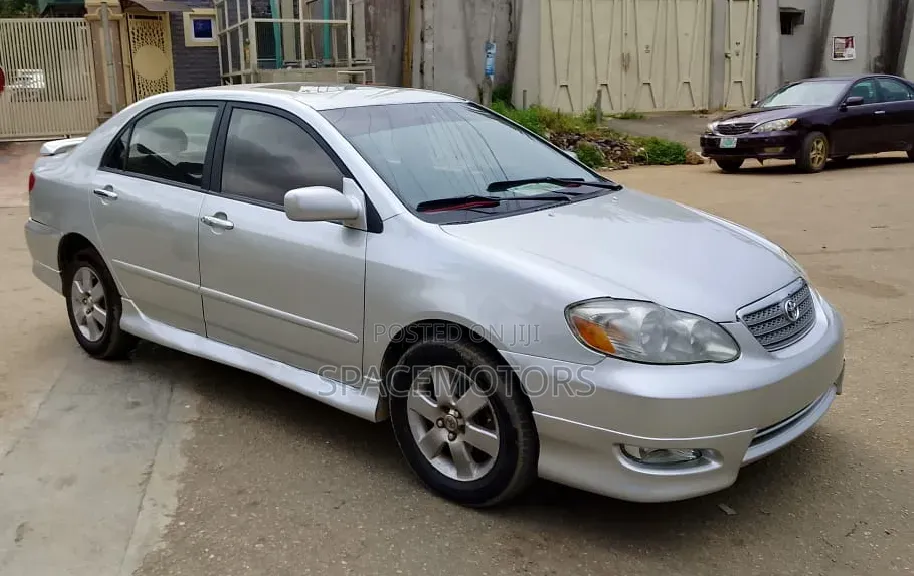Toyota Corolla 2004 Silver