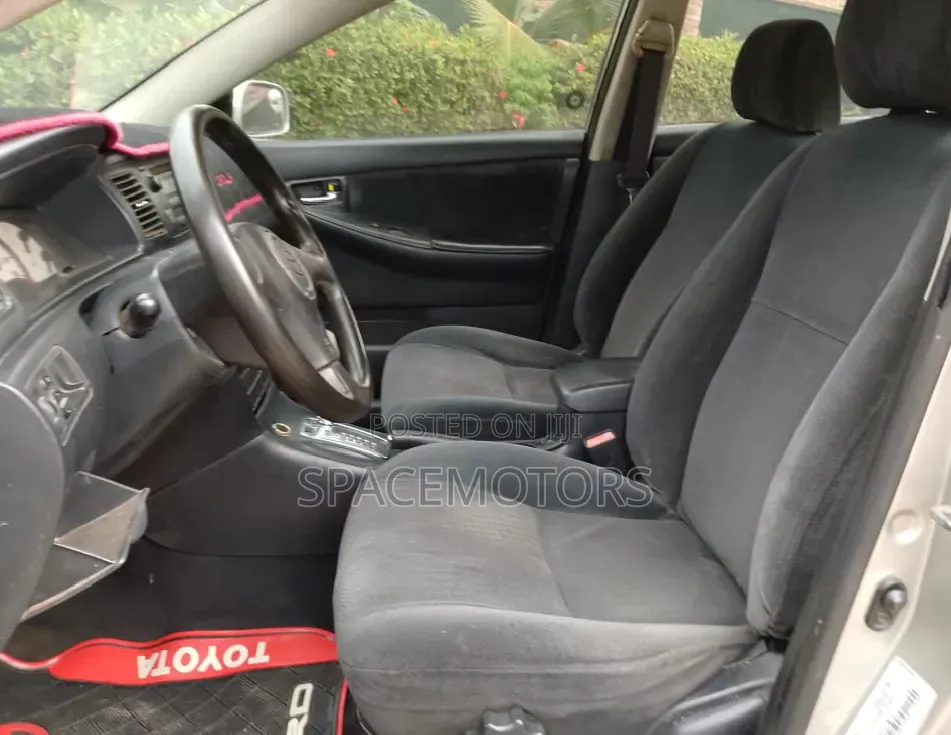 Toyota Corolla 2004 Silver