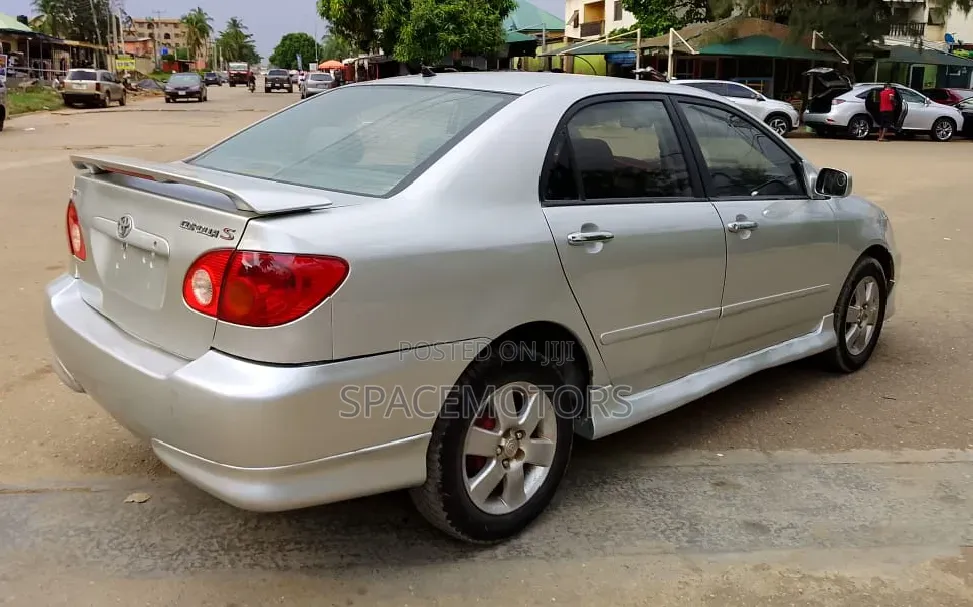 Toyota Corolla 2004 Silver