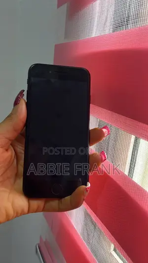 Apple iPhone SE (2022) 64 GB Black