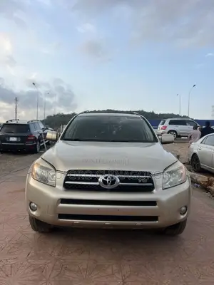 Toyota RAV4 2008 Gold