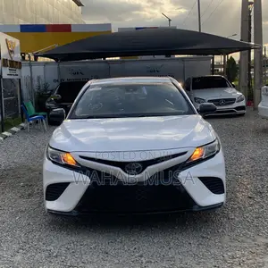 Toyota Camry 2019 White