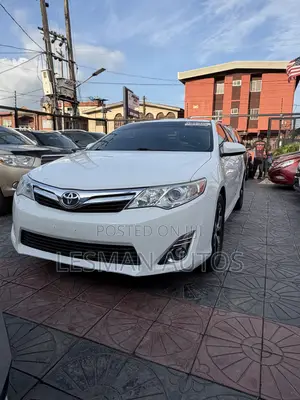 Toyota Camry LE 4dr Sedan (2.5L 4cyl 6A) 2014 White