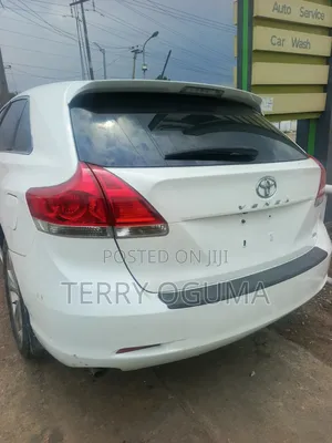 Toyota Venza 2010 White