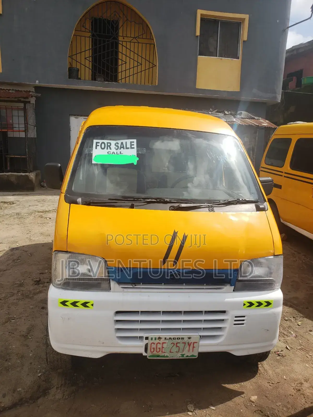Suzuki Every 2000 Yellow
