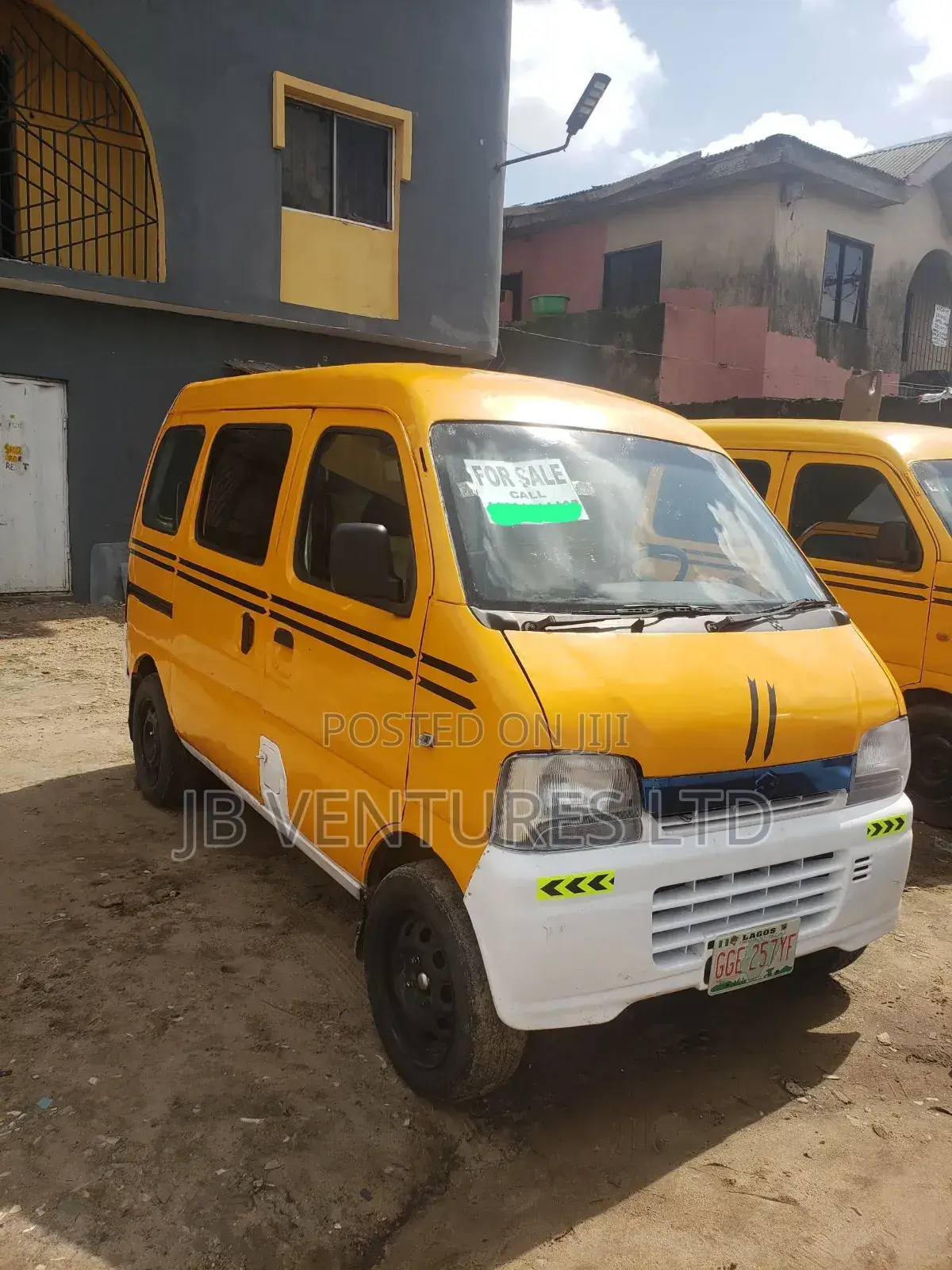 Suzuki Every 2000 Yellow