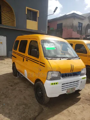 Suzuki Every 2000 Yellow