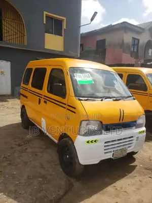 Suzuki Every 2000 Yellow