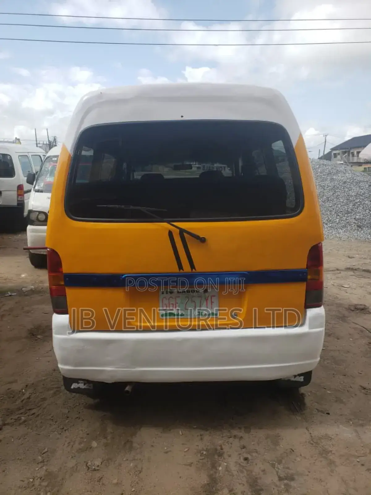 Suzuki Every 2000 Yellow