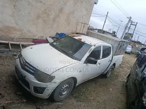 Mitsubishi L200 2010