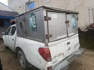 Mitsubishi L200 2010