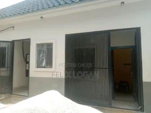 Mini Flat in Larix Estate, Idu Industrial for rent