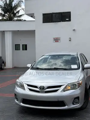 Toyota Corolla 2011 Silver
