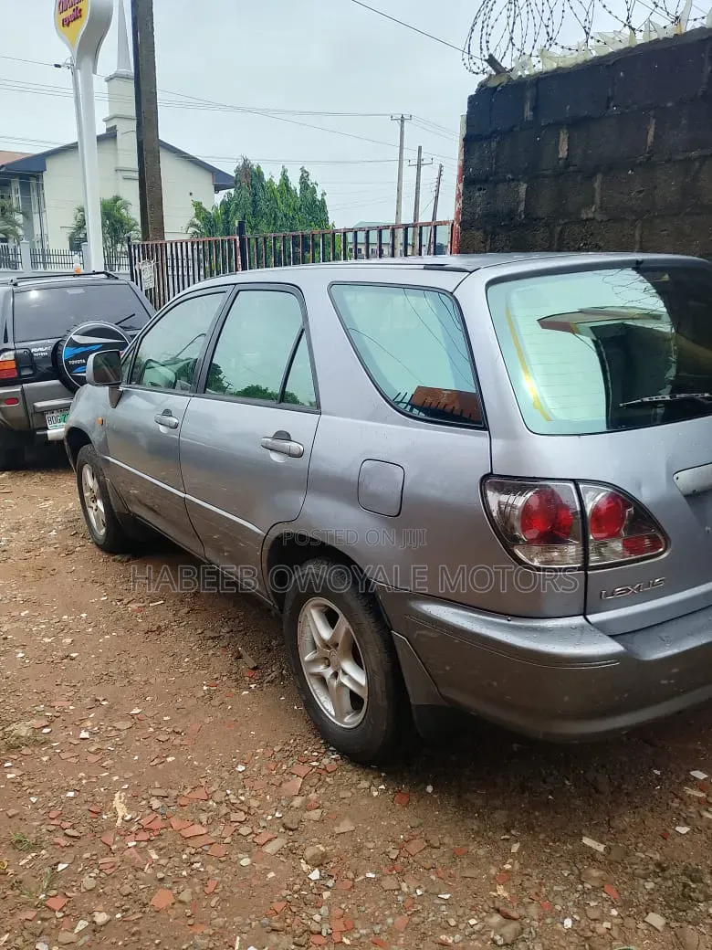Lexus RX 2000 Green