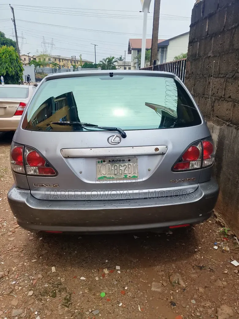 Lexus RX 2000 Green