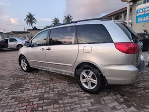 Toyota Sienna CE FWD 2008 Silver