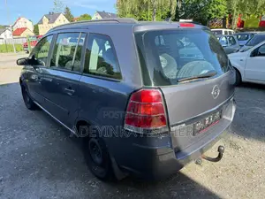 Opel Zafira 2007 Gray