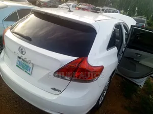 Toyota Venza 2009 White