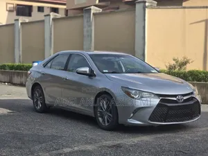 Toyota Camry 2017 Silver
