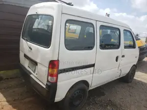 Suzuki Every 2000 White
