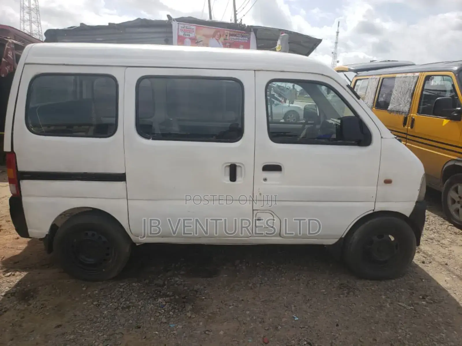 Suzuki Every 2000 White