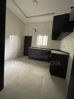 Furnished 4bdrm Townhouse / Terrace in United Estate, Sangotedo