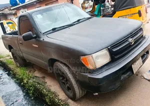 Toyota Tacoma 2000 Black