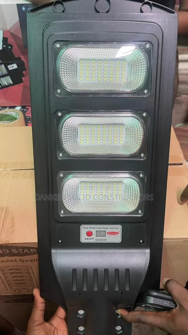 300 Watts Solar Streetlights