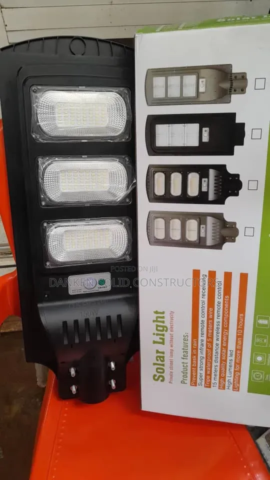300 Watts Solar Streetlights