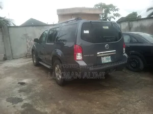 Nissan Pathfinder SE 4x4 2006 Blue