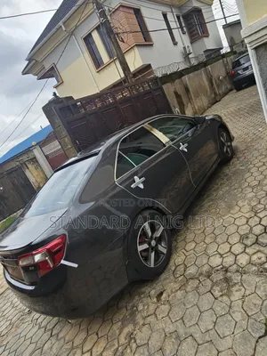 Toyota Camry SE 4dr Sedan (2.5L 4cyl 6A) 2012 Gray