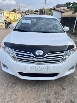Toyota Venza LE 2011 Pearl