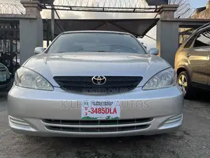 Toyota Camry LE 4dr Sedan (2.4L 4cyl 4A) 2004 Silver