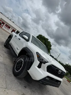 Toyota Tacoma 2024 White