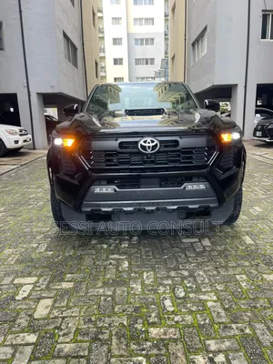 Toyota Tacoma 2024 Black