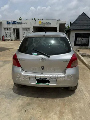 Toyota Yaris 2010 Silver
