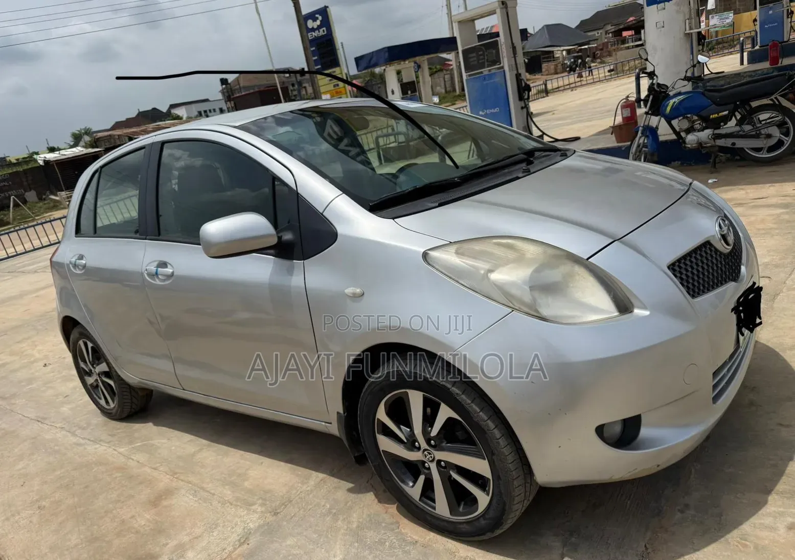 Toyota Yaris 2010 Silver