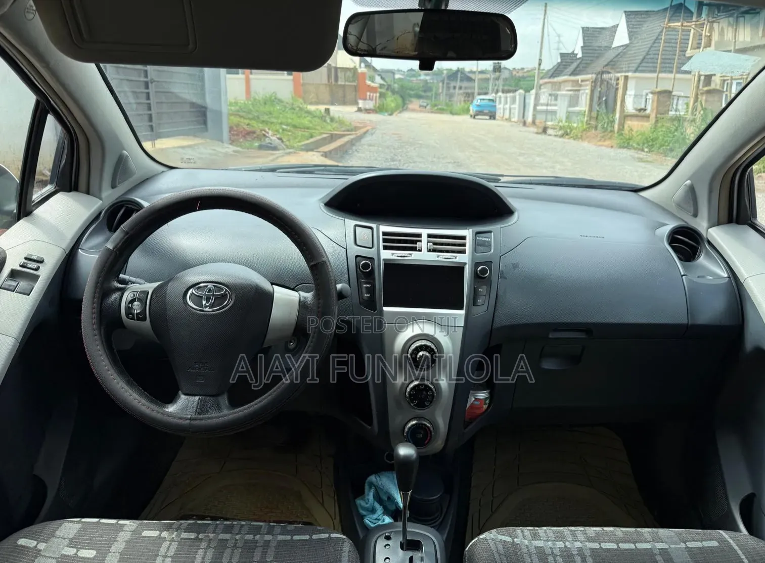 Toyota Yaris 2010 Silver