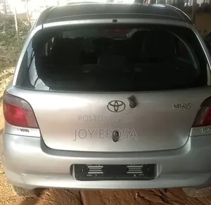 Toyota Yaris 1.4 2002 Silver