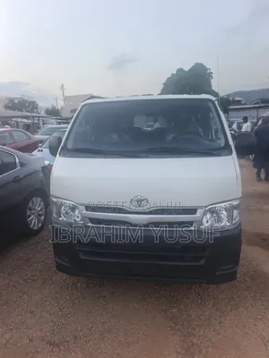 Toyota HiAce 2013 White