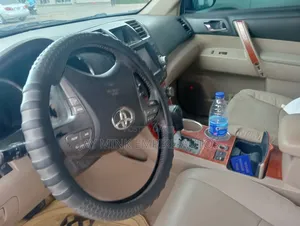 Toyota Highlander 2010 Red