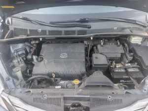Toyota Sienna 2016 Blue