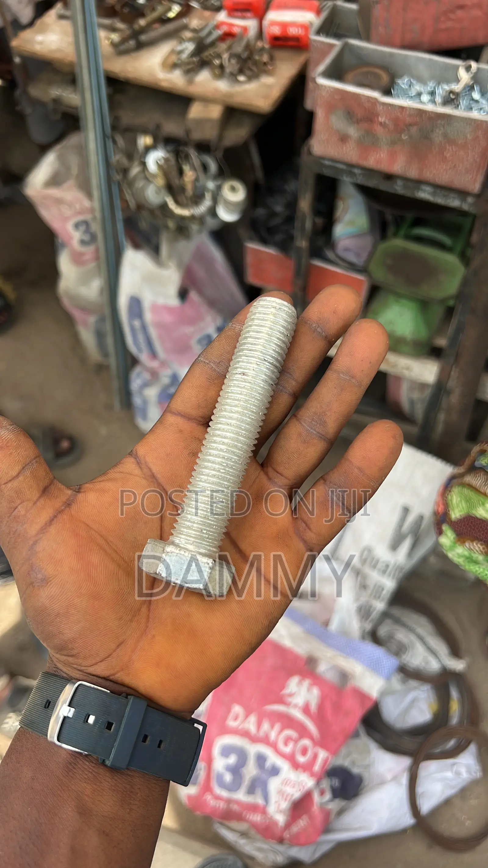 Heavy-Duty Hexagonal Head Bolt